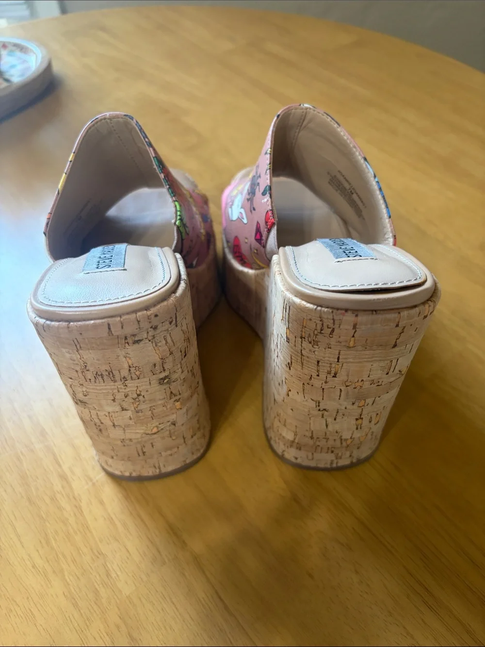 Steve Madden Pink Tattoo-Print Cork Wedge Slides